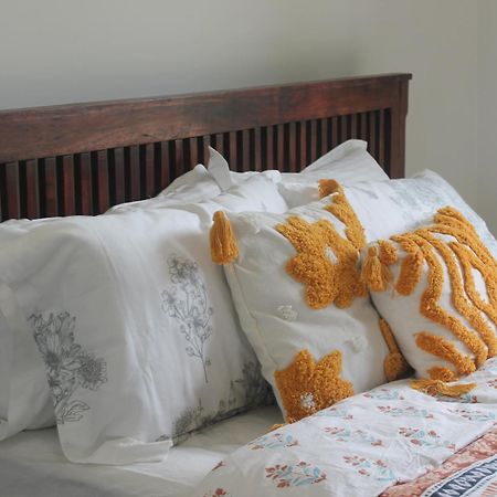 The Woodlands Hideaway - Premium Acreage Guesthouse Browns Plains Bagian luar foto